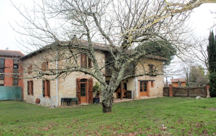 Maison MONTECH 300 m2 367 500 € Maison MONTECH 300 m2 367 500 €