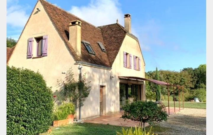 Propriété   CAHORS  225 m2 748 800 € 